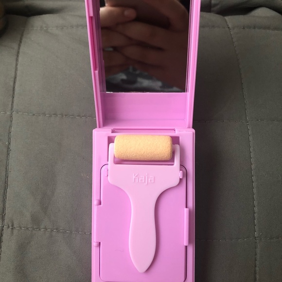 Kaja Roller Glow in Cosmic Laundry - Picture 4 of 4